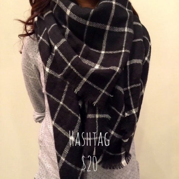Black and white Tartan scarf NWOT - Picture 3 of 3
